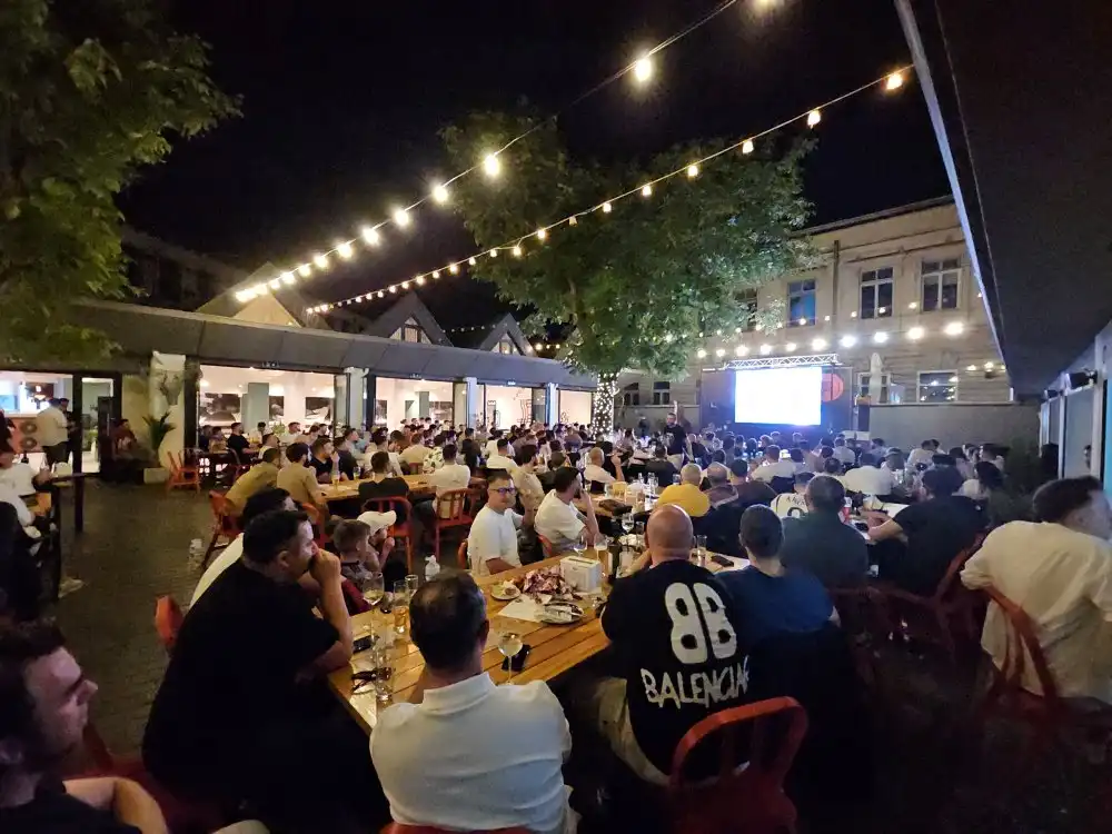 terasă-iaşi-centru terasă-iaşi-centru